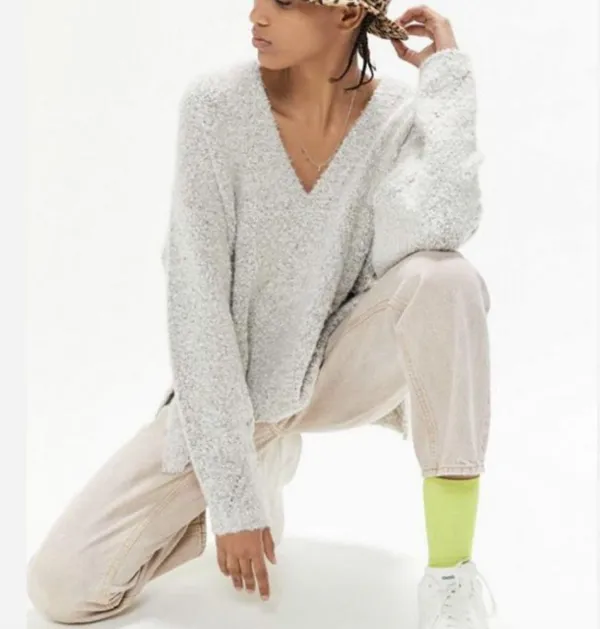 Urban Outfitters UO Rosie Soft V-Neck Side Slit Sweater Oversize - Image 9