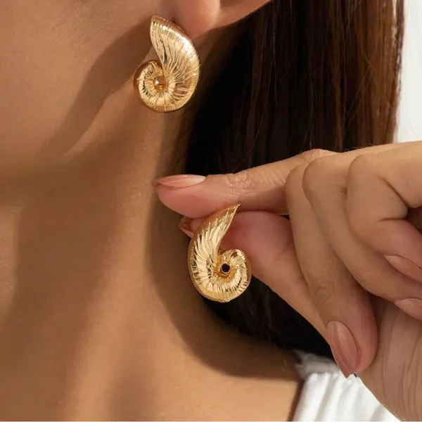 Gold Shell Earrings - Image 2