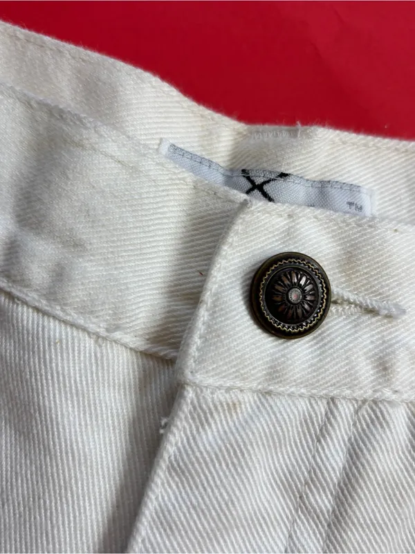 Xhilaration Vintage 90s White Deadstock High-Rise Cuffed Denim Shorts - Image 4