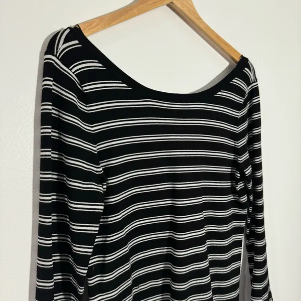 White‎ House Black Market Convertible Stripe Sweater Black White Large Office - Image 4