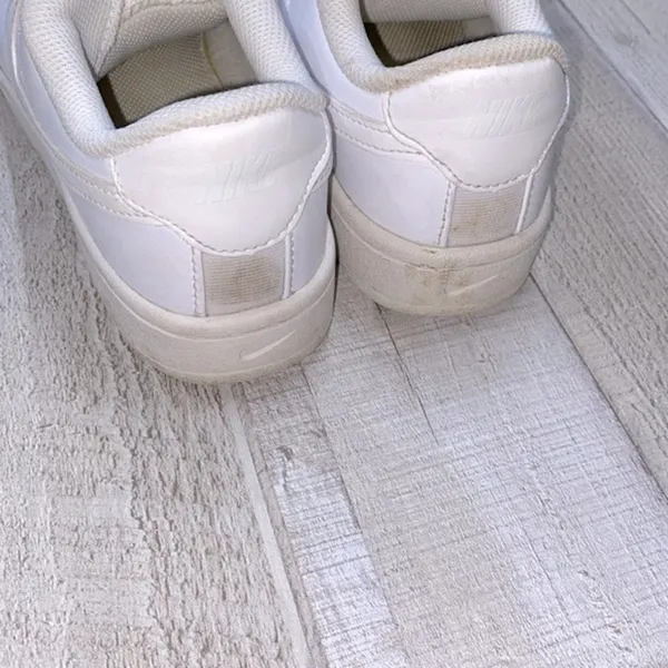 Nike Dad shoes white size 7 - Image 7