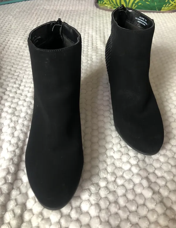 Studded Booties Black Size 7 - Image 4