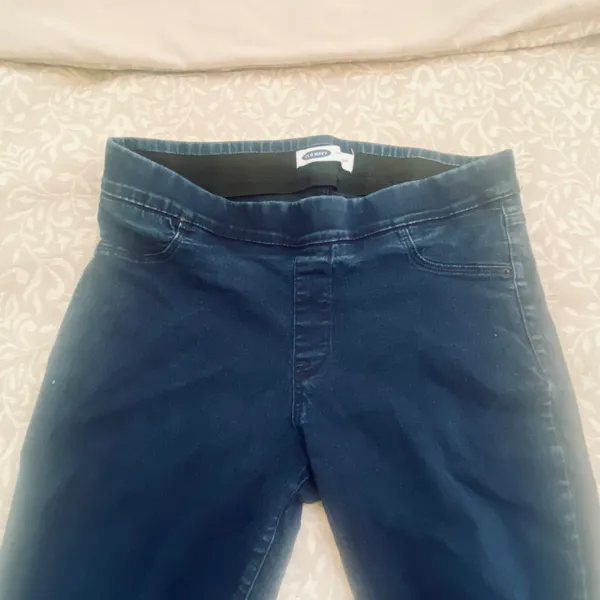 Old Navy super skinny stretchy jeans - Image 4
