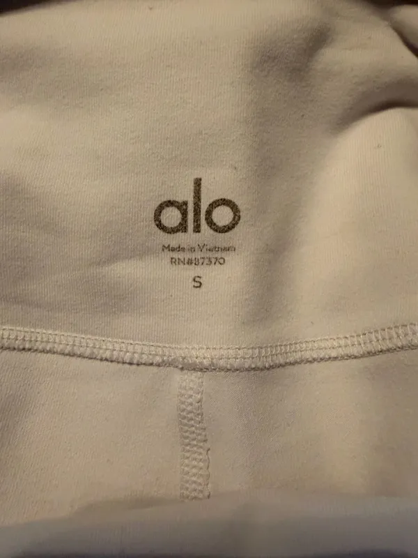 Alo Biker Shorts - Image 3