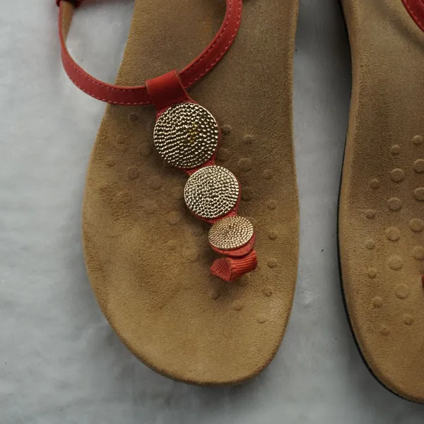 Vionic‎ Coral Red Gold Medallion T-Strap Sandals Orthotic Size 8 - Image 3