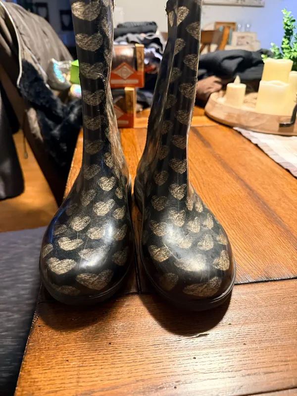 Rain boots sz 8 Black - Image 2