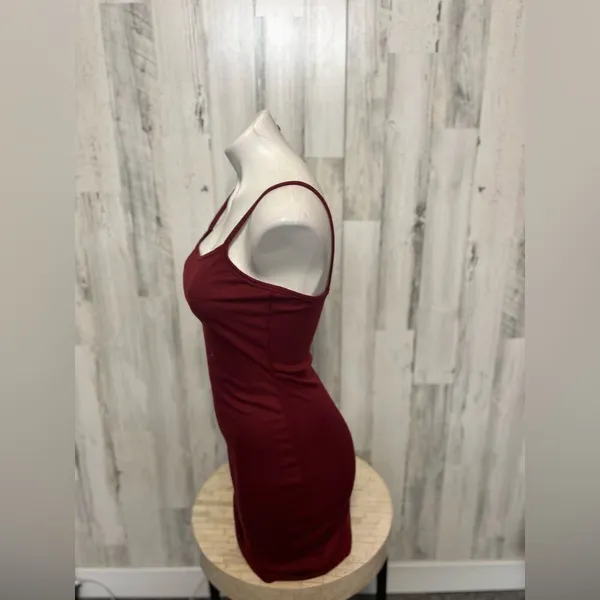 Coco and Shay Burgundy dress - Image 3