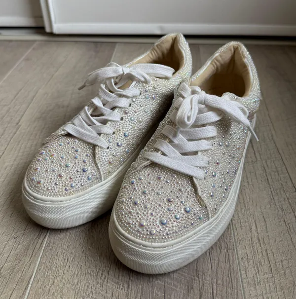 Pearl Sneakers White Size 7 - Image 3