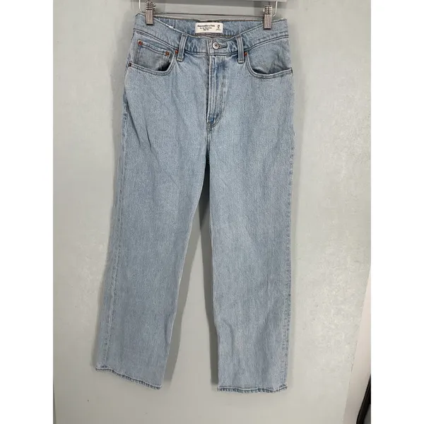 Abercrombie & Fitch Womens The 90s Relaxed Jean High Rise Light Wash 28/6S - Image 2