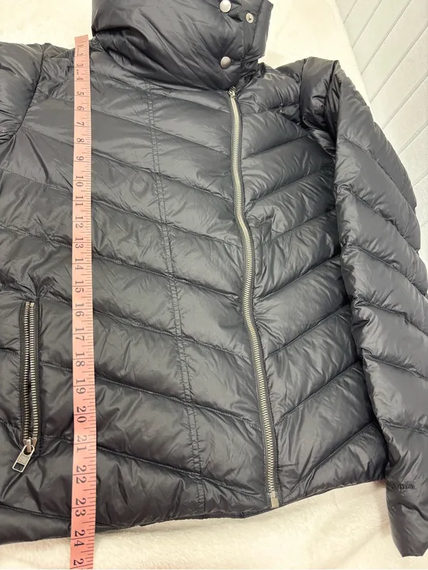 Patagonia Black Quilted Lightweight Down Puffer Jacket size M - Image 11
