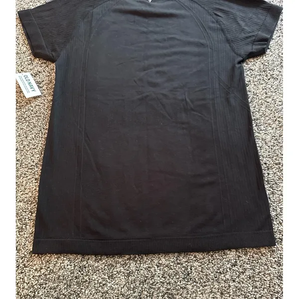 NWT Old Navy Women's Black Fluid Seamless Go Dry Tee Size Small - Image 10