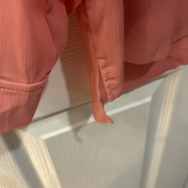NWT ACEVOG chiffon blouse with tie collar size small Pink - Image 7
