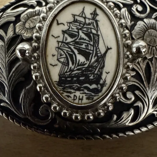 Vintage HAND ETCHED Faux Scrimshaw Sailing Ship Belt Buckle Floral‎ - Image 2