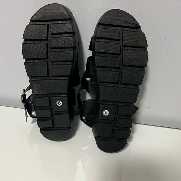 Cape Robbin Black Chunky Sandals - Image 3