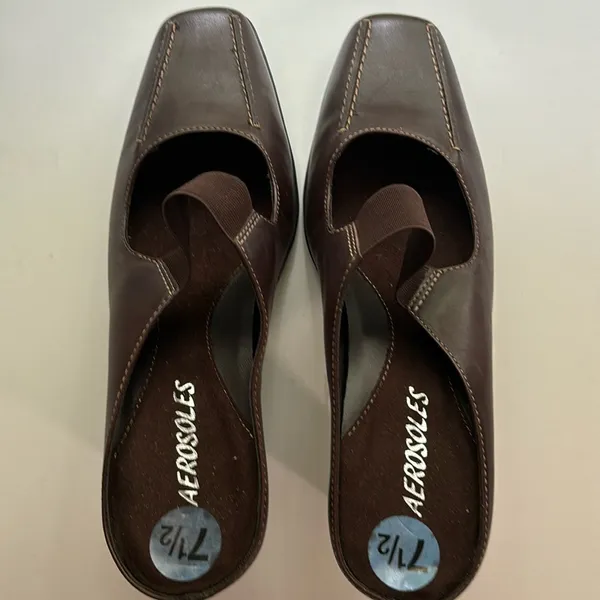 Brown leather backless Aerosoles heels. Sz 7.5. BNWT. Can be dressed up or down. - Image 2
