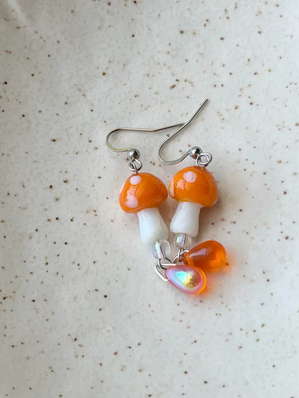 Handmade Kawaii y2k style funky bright orange mushroom hoop dangle earrings🍊🍄🧡 - Image 6