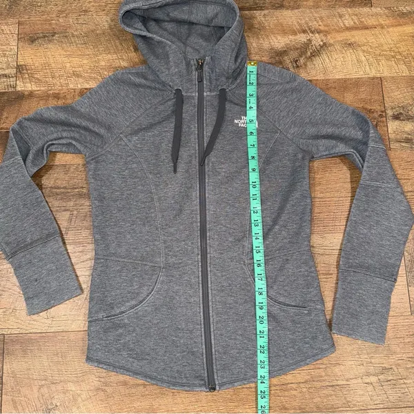 The North Face Women’s Zip-Up Hooded Sweatshirt Jacket - Image 10
