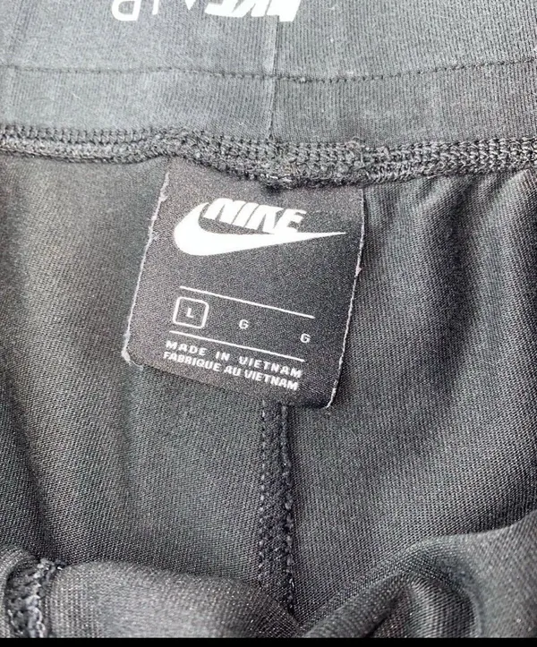 Nike shorts - Image 4