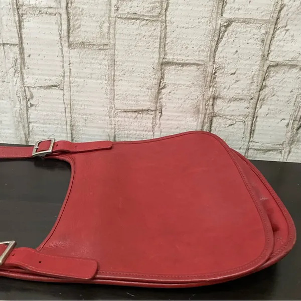 Vintage COACH 9131 Legacy Saddle Red Leather Flat Crossbody Shoulder Bag - Image 5