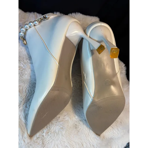 Cream Faux Leather Pearl Chain Ankle Boots Pointed Toe Stiletto Heel Size 39 - Image 4