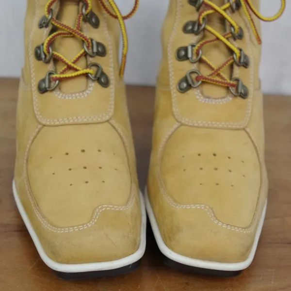 Timberland Ladies' Nubuck Wedge Ankle Boots Size 6.5M - Image 9