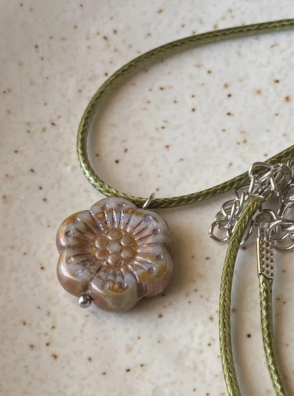 Handmade quality Czech glass flower bead fairy boho vintage retro style necklace🤎🌿 - Image 5