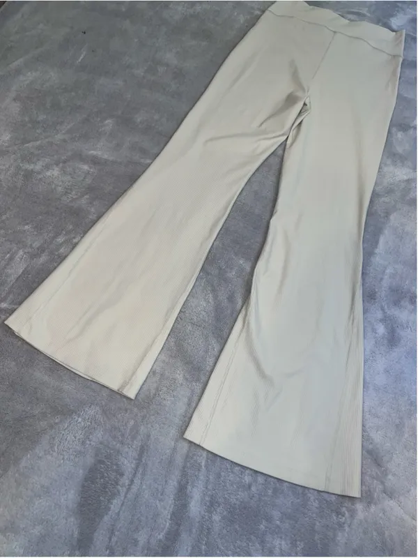 Women's Old Navy Active Super-Flare Pants Size M Beige - Image 8
