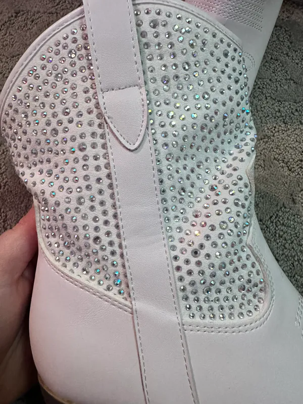White Boots Size 7.5 - Image 4