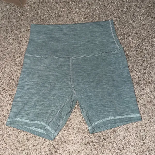 Lululemon Align Shorts 6" - Image 2