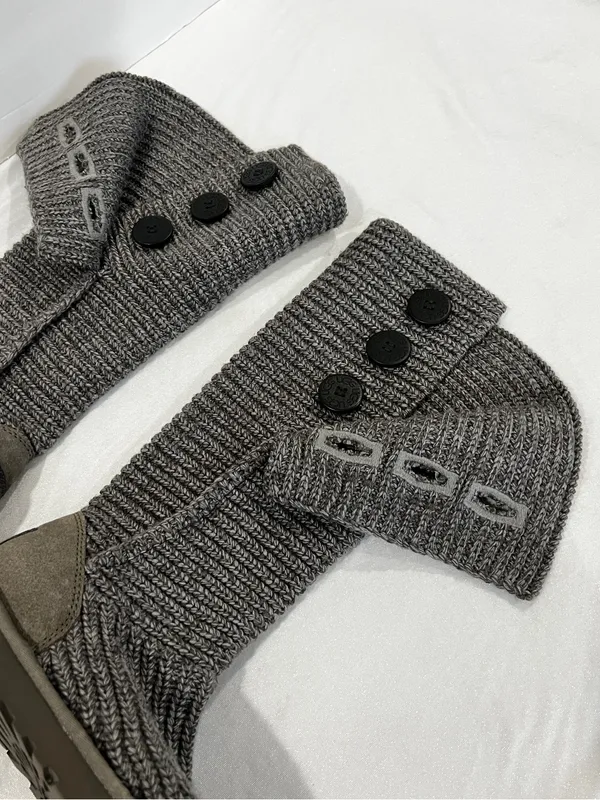 Ugg Carly Boots Size 7 Heathered Gray Knit Tall Short - Image 2