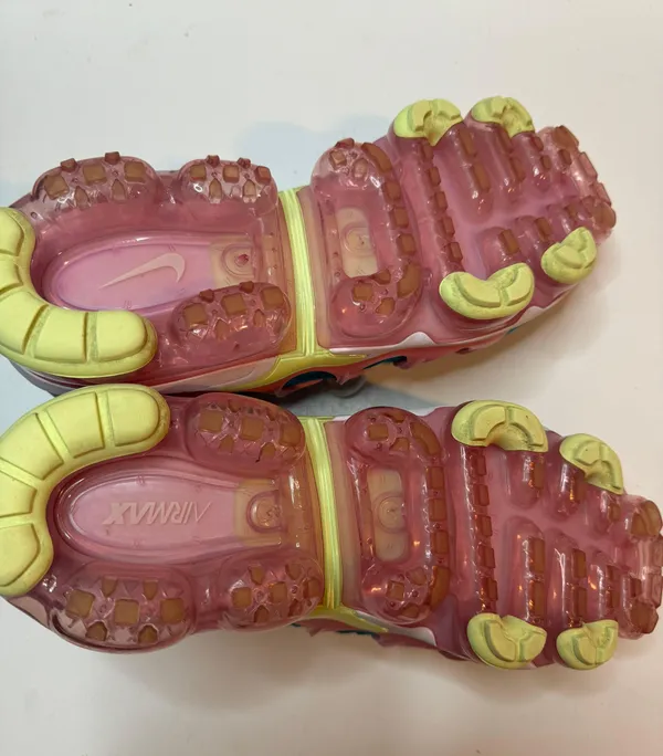 Vapormax Plus Easter Size 8.5 - Image 8