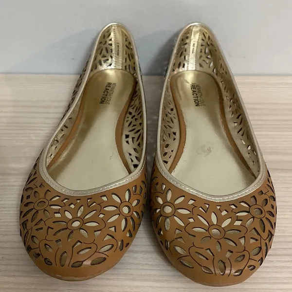 KENNETH COLE REACTION brown womens cut-out pattern flats shoes size 9 - Image 2