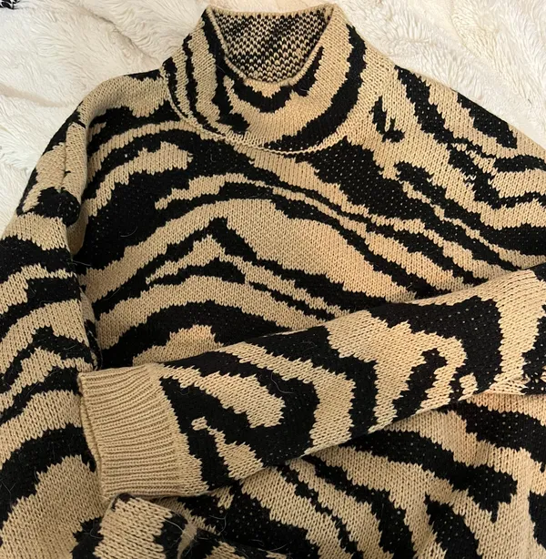 SheIn Zebra Stripe Drop Shoulder Sweater - Image 4