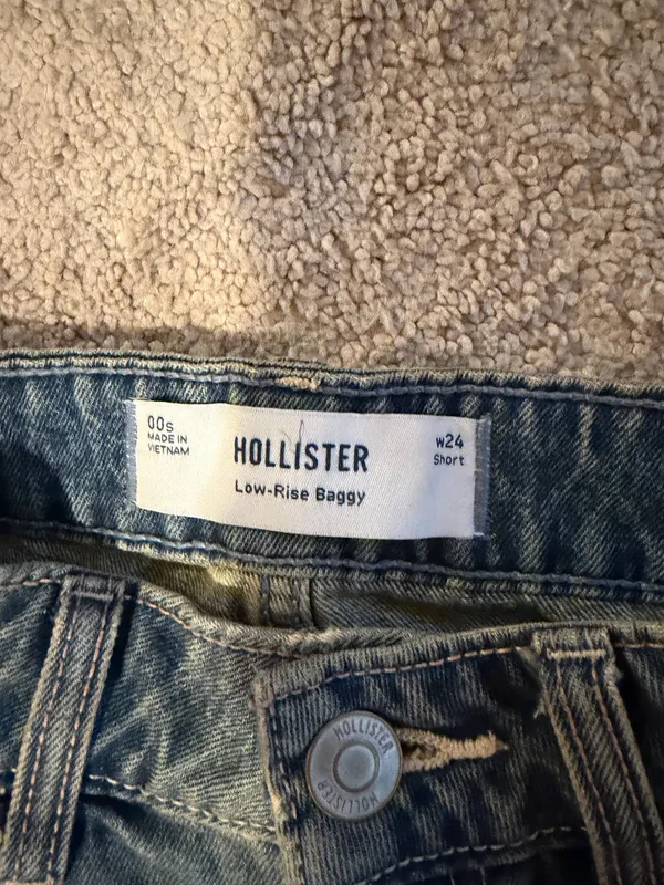 Hollister size 24 short low rise jeans - Image 3