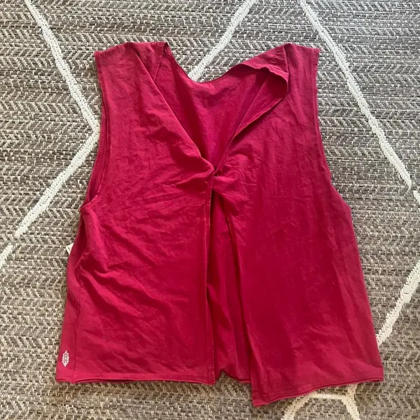 Free people movement twist tank back sz L - Image 6