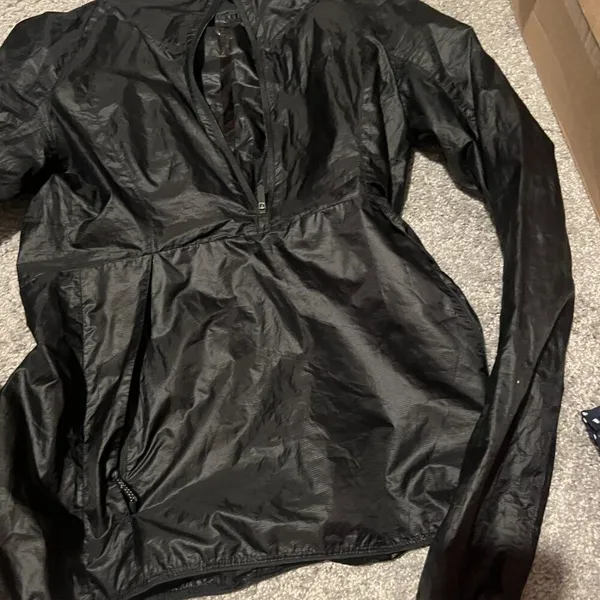 Lululemon black packable windbreaker raincoat s/m‎ - Image 4