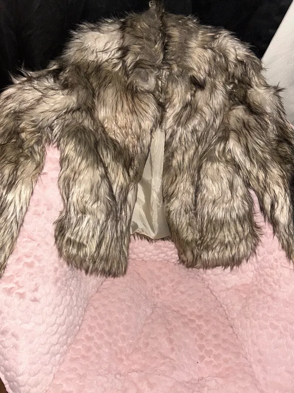 Gray & Brown Faux Fur Cropped Jacket 🤎✨ - Image 4