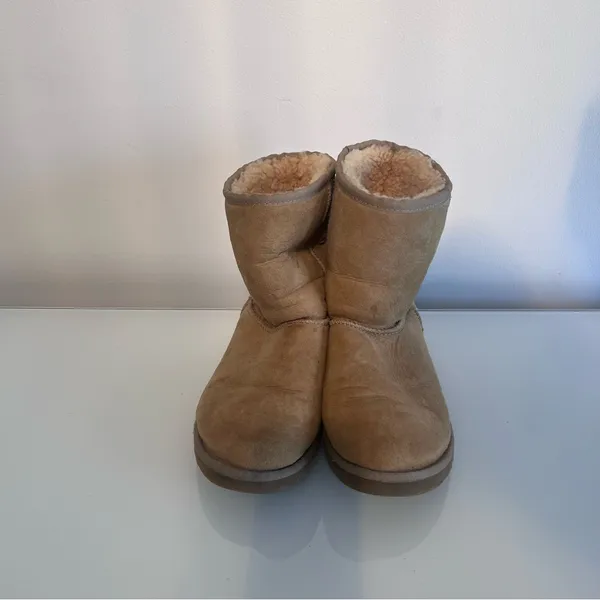 UGG Classic Short II Boots in Stone Size 5 - Image 4