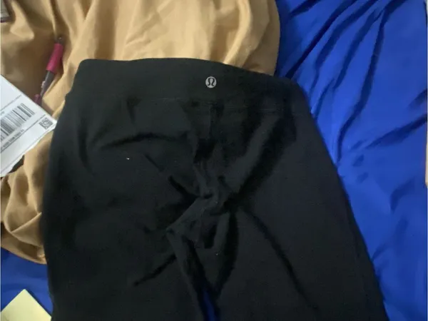 Lululemon cropped Leggings - Image 2