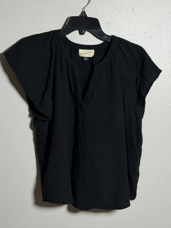 Universal Thread Women‎ Minimalist Black Short Sleeve Split-Neck Blouse size M - Image 2