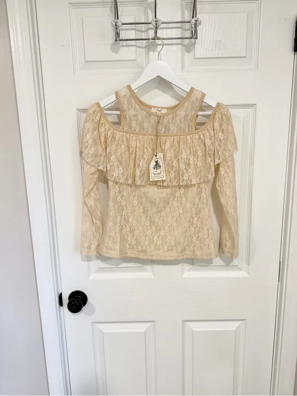 NWT Easel Cream Lace Coquette Cottagecore Cold Shoulder Balletcore Small Top - Image 7