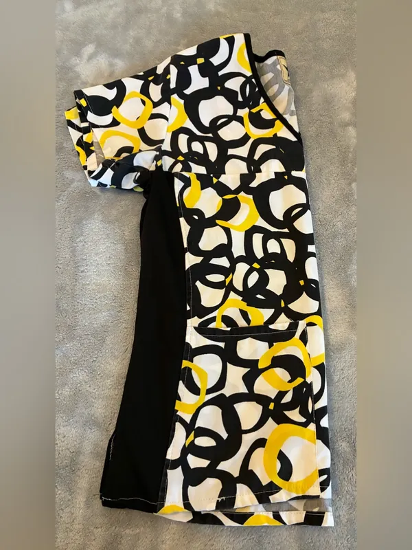 Women’s Black Star Brand Abstract V-Neck Scrub Top - Black & Yellow Size X-Small - Image 6