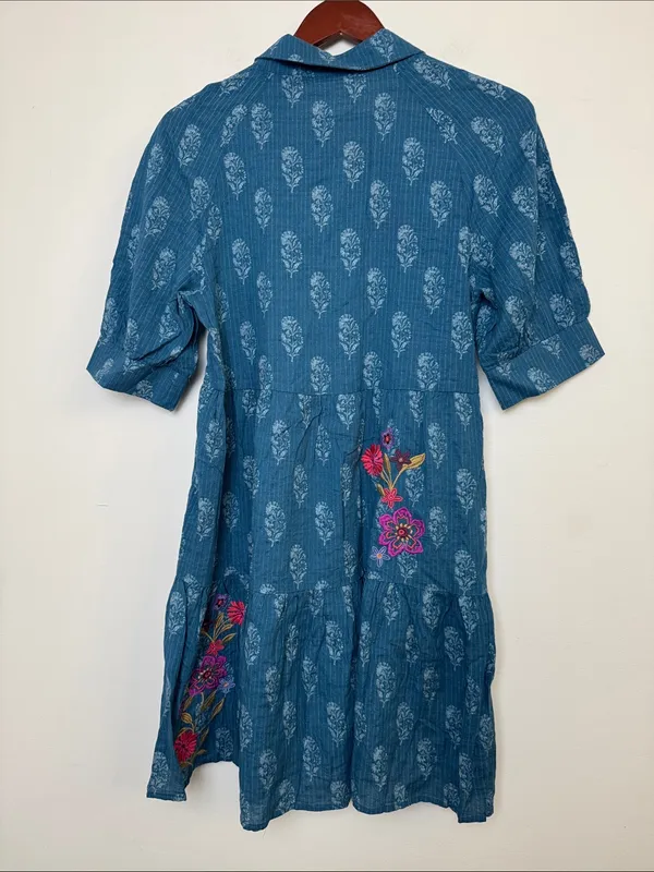 Natural Life Becca Embroidered Short Dress- Indigo sz small - Image 4