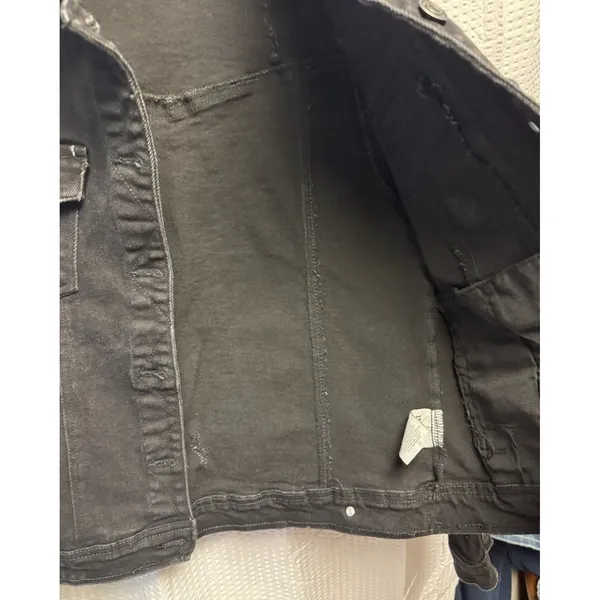 1511 Inc. Women's Distressed Size Medium Black Denim Trucker Pockets‎ - Image 6