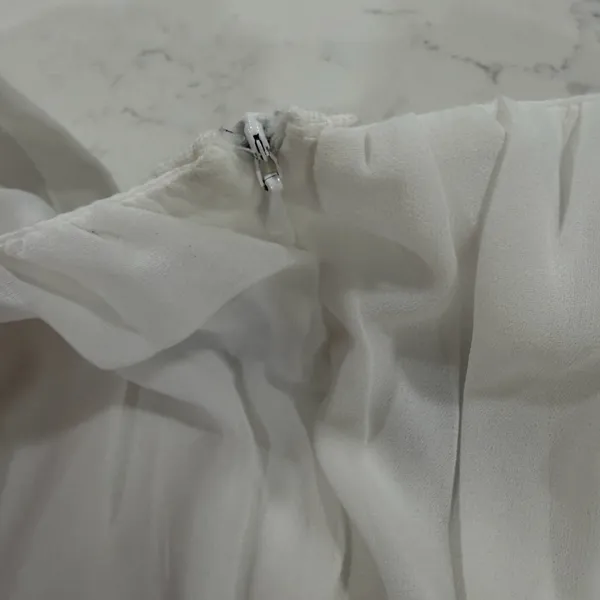 Elegant White Flowy Dress - Image 13