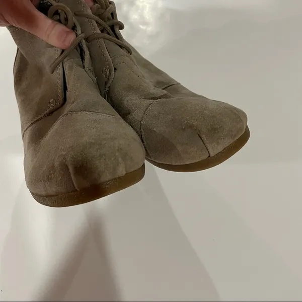 Toms Desert Taupe Suede Wedge Heel Lace‎ Up Booties Size 9 - Image 5