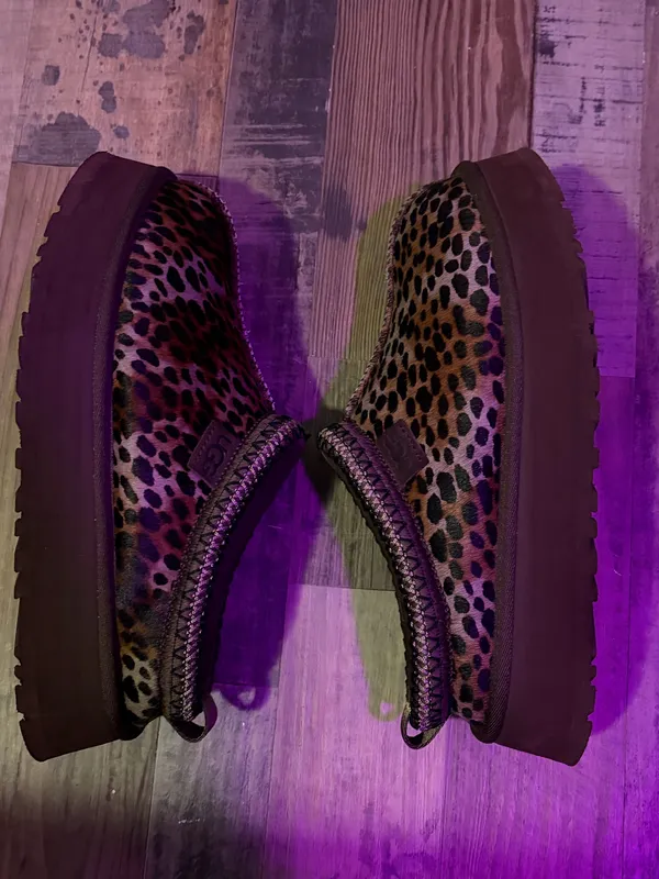 UGG Tazz Platform Slippers - Image 3
