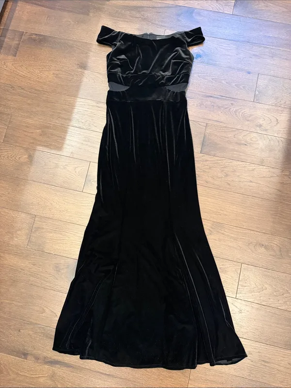 XSCAPE Black Velvet Off Shoulder Maxi Gown Cutout Formal Dress Size 6 - C61-123 - Image 2