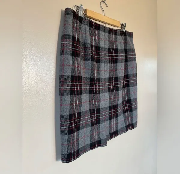 SALE! Gray Talbots Plaid Lined Skirt Size 14P EUC - Image 4
