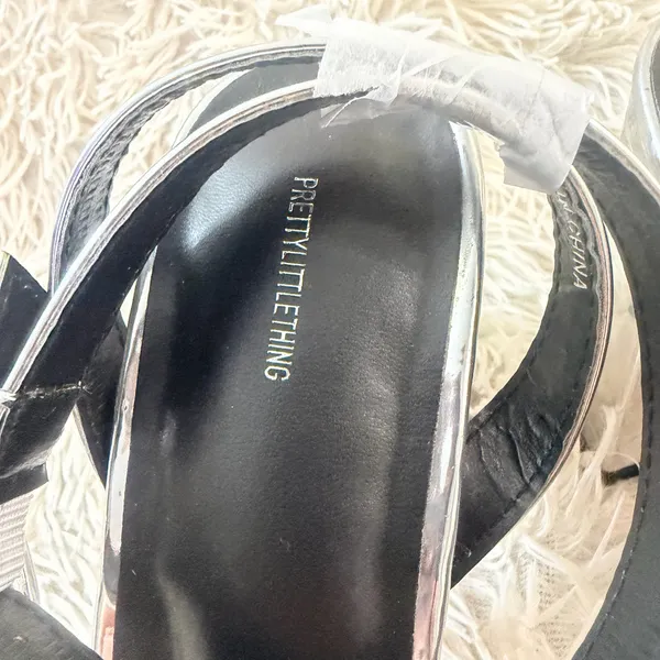 PrettyLittleThing SILVER METALLIC THICK STRAP BLOCK HEELED SANDALS NWT - SIZE 8 - Image 6